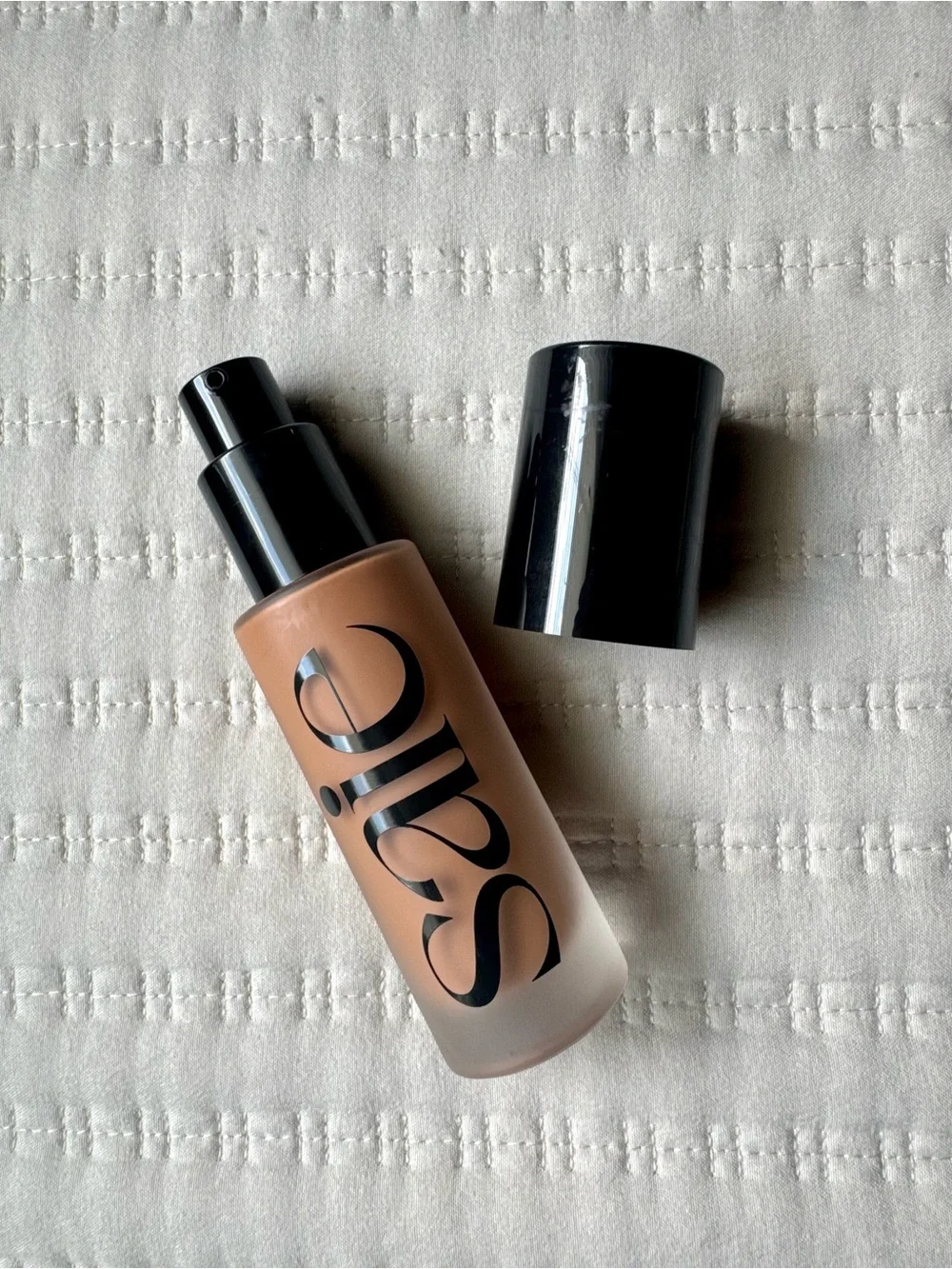 Saie Glowy Super Skin Tint Full Size Foundation in Shade 20 Medium/ Medium Tan